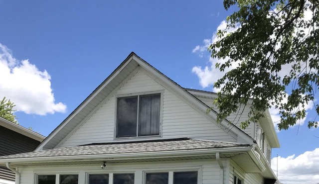 Oma's Lakefront Home