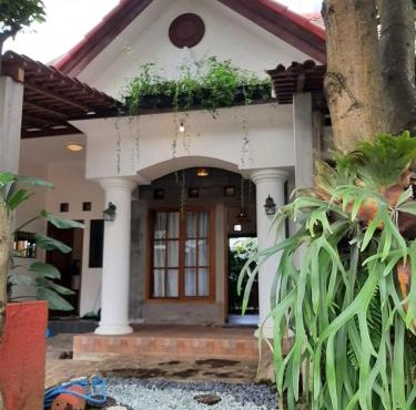OMAH LUMUT Malang, Best Family Villa 3 Bedrooms Free Pool Kolam Renang