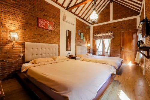Omah Teras Bata Guesthouse