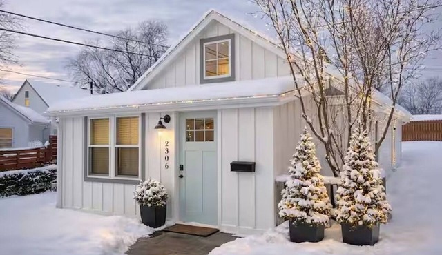 Omaha’s #1 Unique Tiny House Experience