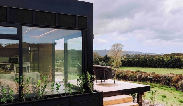 Omakana Cabin – Scenic Farm Stay with Sleepout