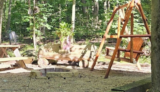 On 25 forested acres of nature!