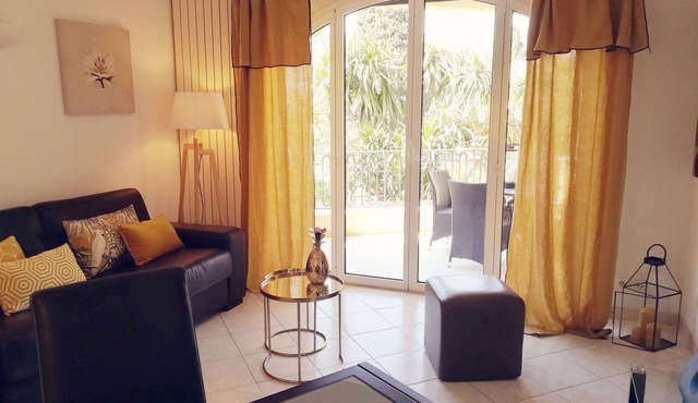 On a magical peninsula, luxurious romantic flat, St Jean Cap Ferrat