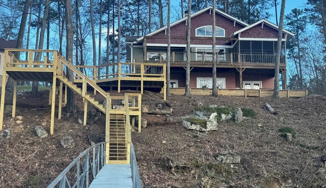 On A Whim Rustic Lodge Near Smith Lake Park