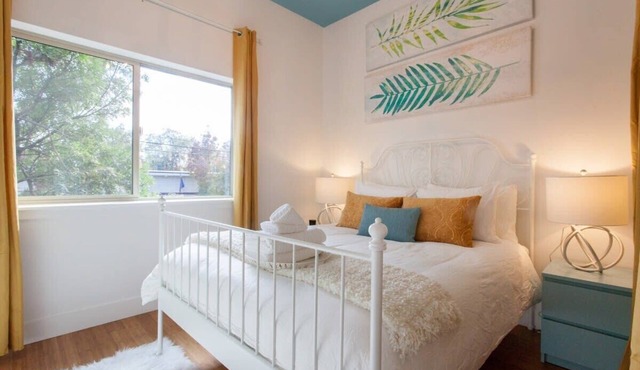 *On Alberta! Modern Artist Loft w/Rooftop Views!*