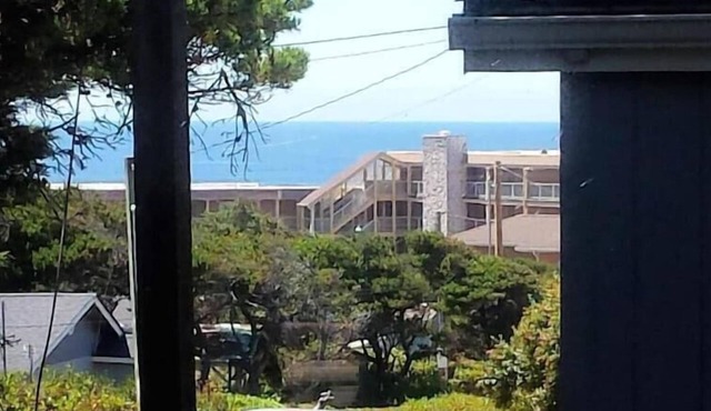 On Beach Time – Vintage Cottage Near the Surf