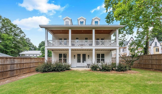 On College Street in Auburn! Less than a mile to Toomer's