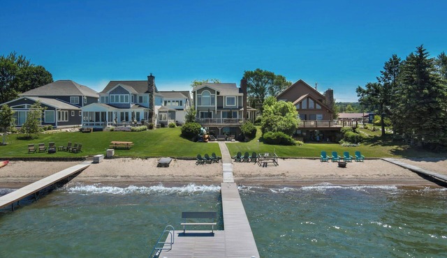 On Crystal Lake, Newly Remodeled, Best Views & Location, Walk to town