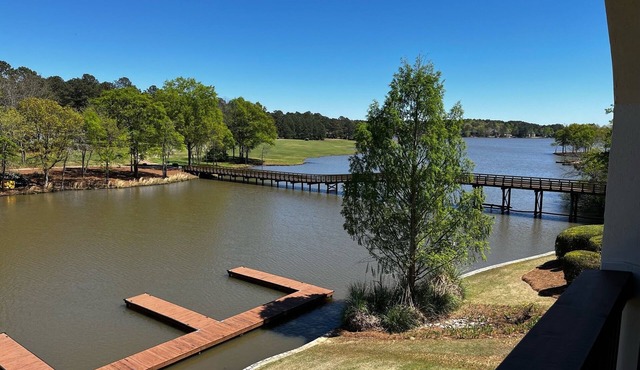 On Lake Oconee 4 Bed 5 Bath Villa Inside the Cuscowilla with Large Terrace Level