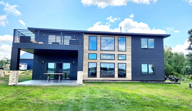 On Lake Time!nStunning Modern Lakefront 5 BR/4 BA on Maple Lake ~ Sleeps 12+