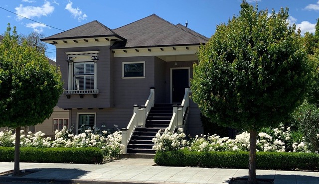 On Main Street - Only One block to the start of Downtown Napa! Non-Hosted