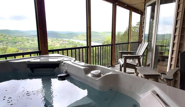 ON MOUNTAINTOP with amazing lake and island views!