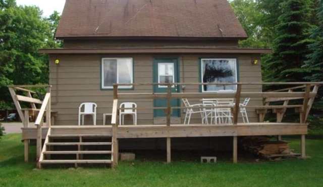 On North Twin Lake- Northern Exposure Rentals "Eagle's Nest"