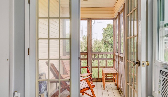 On Private Cove with Panoramic Bay and Sunset Views, Right of Way to the Ocean