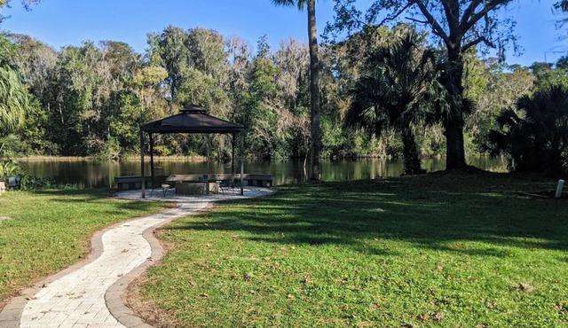 On Rainbow River/Pets OK/Multi-Night Discounts/Off Season Comp Days