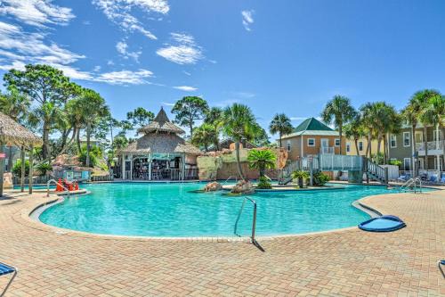 On-Site Beach Bar Sunny Perdido Key Cottage!