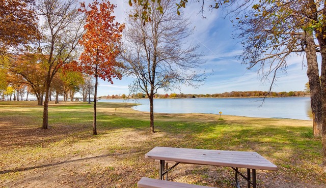 On-Site Fishing Pier: Pet-Friendly Kerens Cabin!