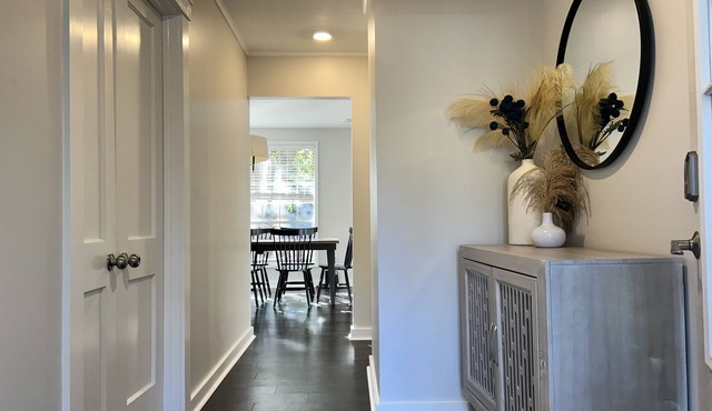 On-site Laundry, ample and secure parking, Fast Wi-Fi, only 10 mi from 1-95