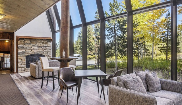 On-site Skiing: Truckee Studio w/Balcony