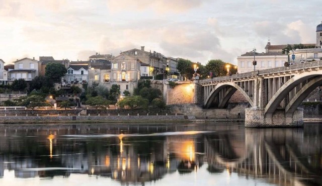 On the banks of the Dordogne River, Saint Emilion