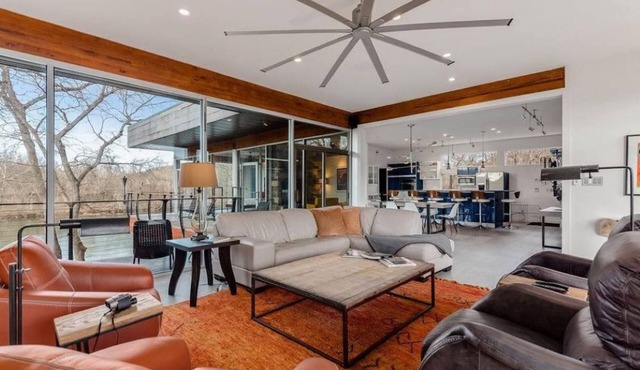 On the Banks of White River! Luxury Corporate/Family Retreat! Billiard/Theater