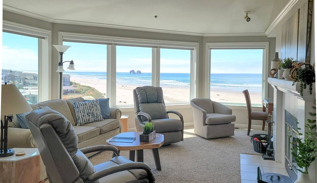 ON the beach in Rockaway with panoramic views!