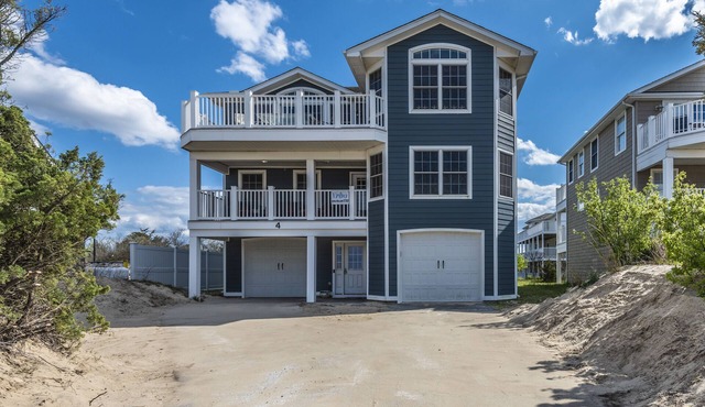 On the Beach - Lux Multi-Family House - Get the best weeks of 2026 Now!