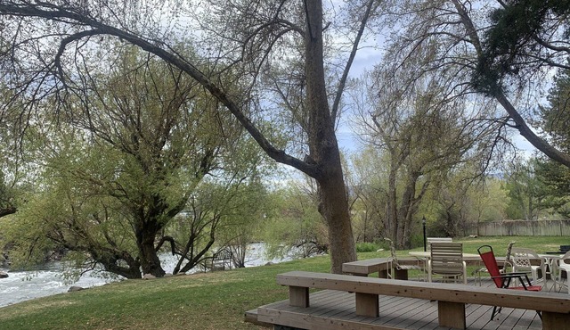 On the beautiful Truckee River, walk to town and all attractions