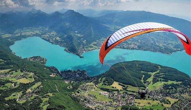 On the east shore of Lake Annecy 180m² in the heart of an exceptional environment