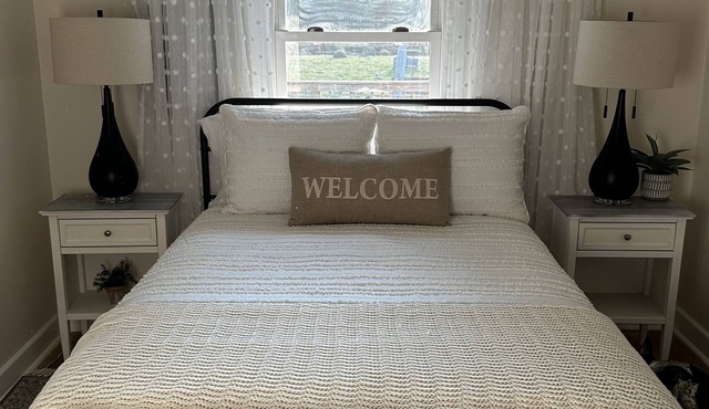 On The Farm - Charming 3 Bedroom Farm Experience or Just a Peaceful Getaway