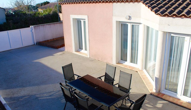 On the heights of Carcassonne with its own private pétanque area