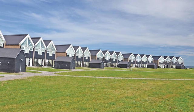 On the naturally beautiful western Fyn, these lovely two-storey cottages are located directly facing