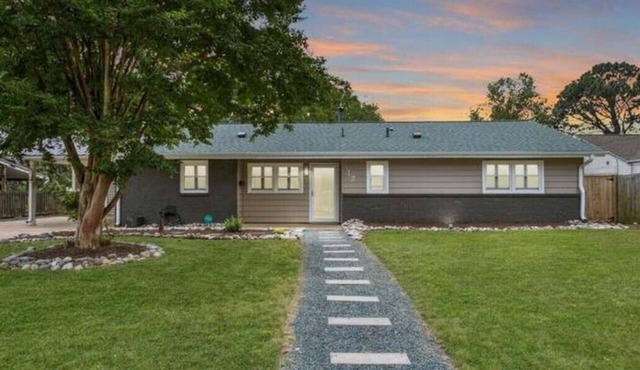 On the River - Quiet Cove Creek 4BR Home near it all.