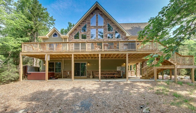 On The Rocks by PMR | 7BR | Near Lake Harmony | Outdoor Fireplace | Sleeps 20