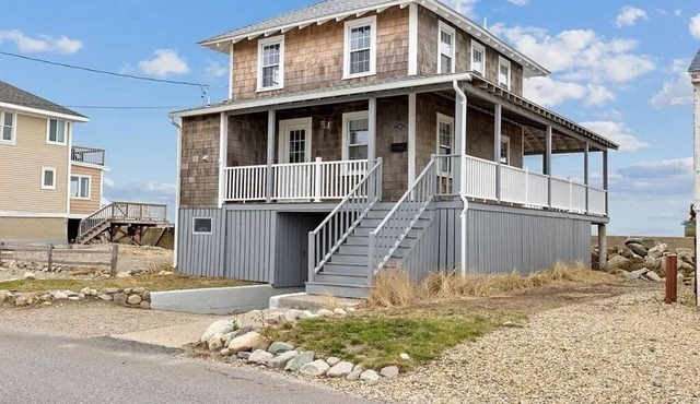 "On the Rocks" - dog friendly Scituate Oceanfront!