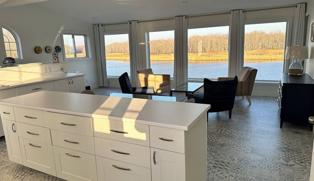 On The Rocks Gagetown"The Modern Fresh Experience" Waterfront 3 vacation rentals