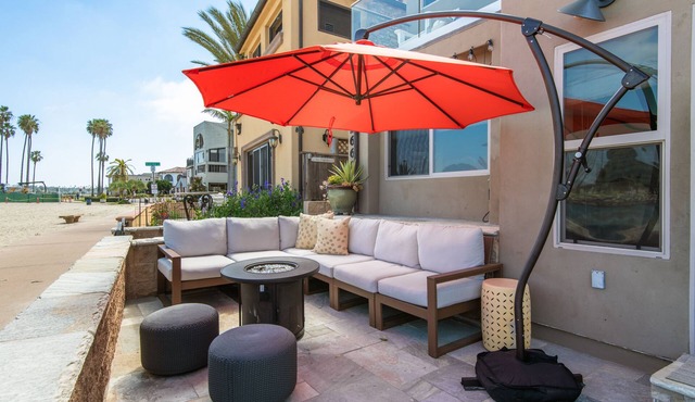 On the Sand! Bayfront Ground Floor + AC + Large Patio