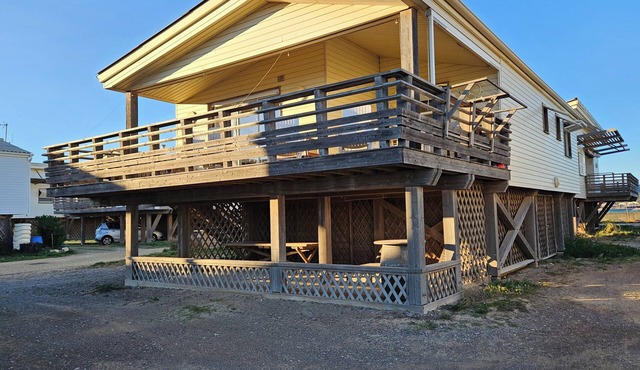 ON THE SEAFRONT AUTHENTIC, FULLY AIR-CONDITIONED CHALET
