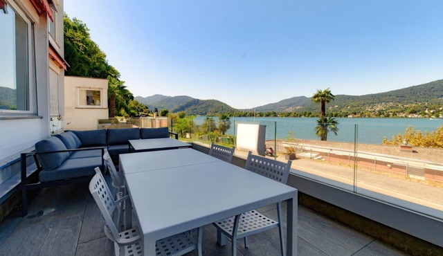 On the Shores of Lake Lugano (Kümin Lake View)