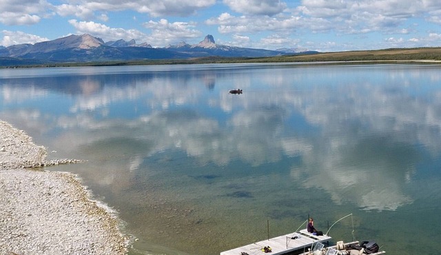 On the shores of Ducklake only minutes from Glacier Park, and Waterton Park park