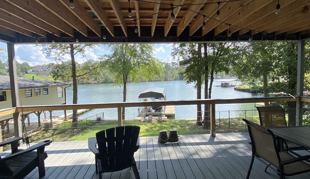 On the shores of Lake Hamilton