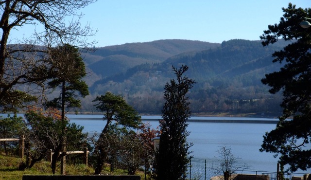 On the shores of Lac St Ferréol, in the Montagne Noire, here is the Villa les Ecureuils