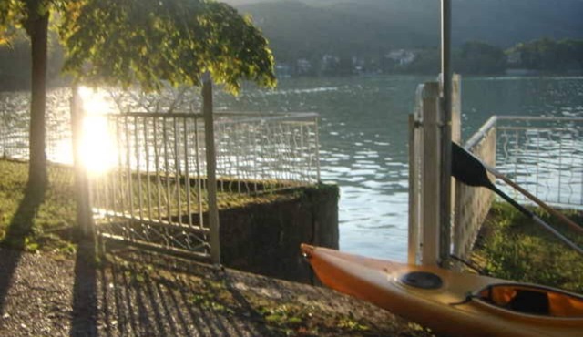 ON THE SHORES OF THE LAKE WITH TERRACE - FROM 2 TO 7 BEDS RESERVING THE ENTIRE ACCOMMODATION