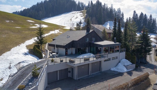 On the ski slope. Vacation home Mostel Lux up to 13 adults 2 babies