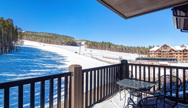 ON THE SLOPES. FAST RESPONSE. Ski Side Corner Unit, Crystal Peak Lodge 2BR/2BA