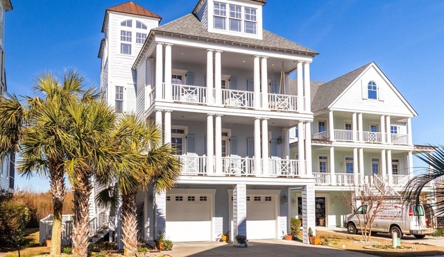 On the Sound 6BR 4.5BA home! Great for large families, 2 living spaces. Hot tub!