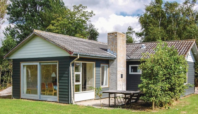 On the south coast of Lolland is located this cozy cottage in quiet surroundings, which invites you