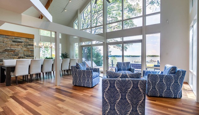 On the Waterfront Custom Chalet w Multiple Suites, Private Pier and Hot Tub in Edgewater