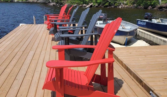 On the waters edge of Lake Cecebe Tranquility above Muskoka at Rockwynn Cottages
