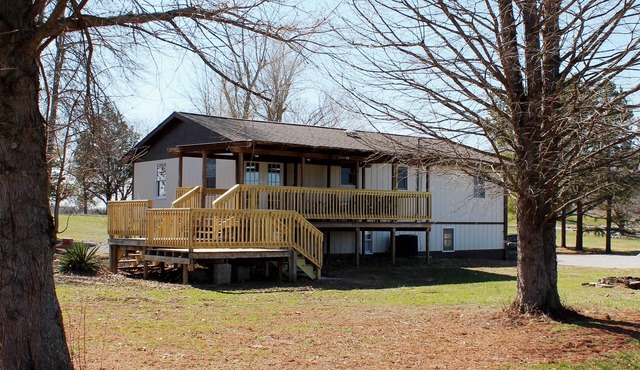 * On the Wine Trail * Near Giant City & Shawnee Forest! * Wi-Fi *